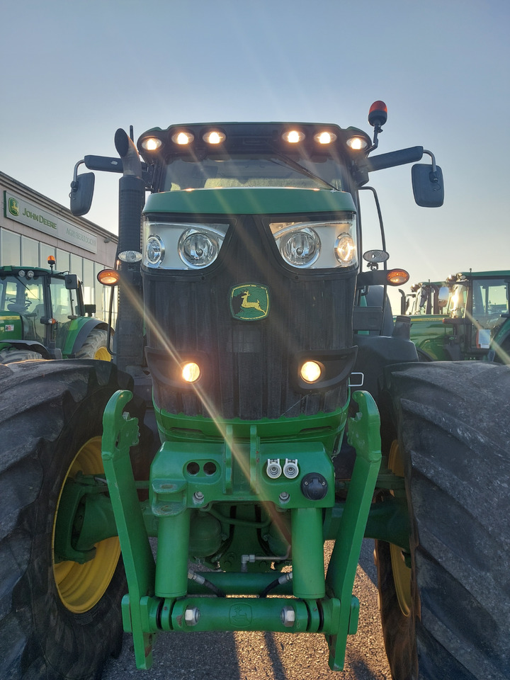 JOHN DEEREE 6210R - Traktor: bilde 4 JOHN DEEREE 6210R - Traktor: bilde 4