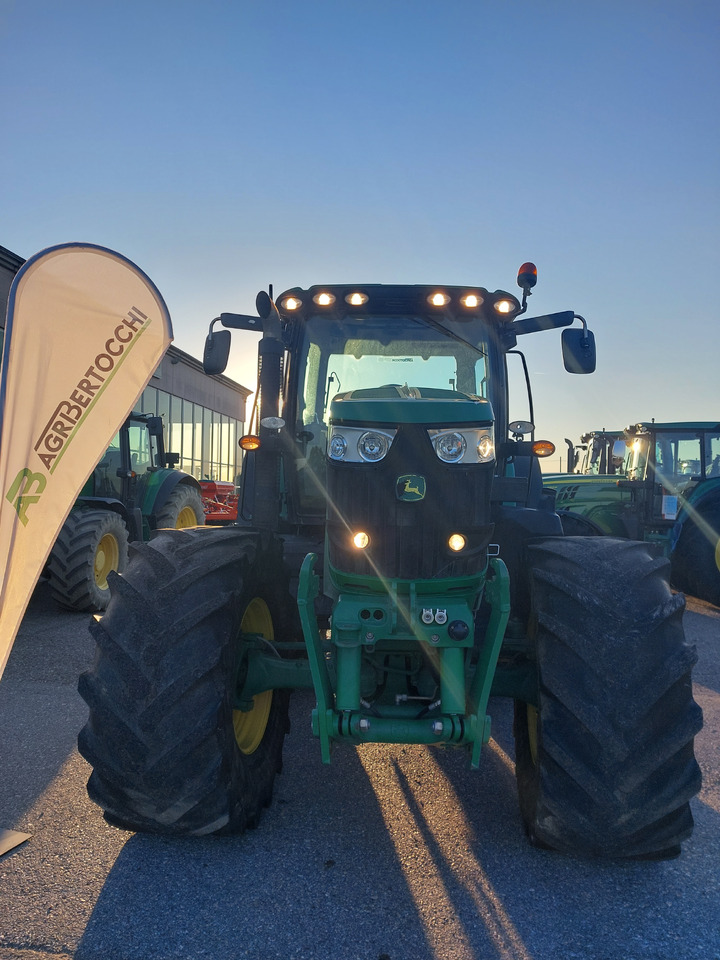 JOHN DEEREE 6210R - Traktor: bilde 1 JOHN DEEREE 6210R - Traktor: bilde 1