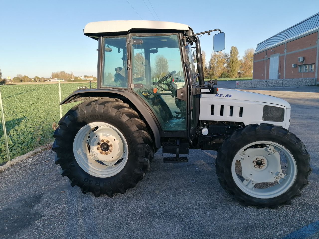 LAMBORGHINI R2.86 - Traktor: bilde 3 LAMBORGHINI R2.86 - Traktor: bilde 3