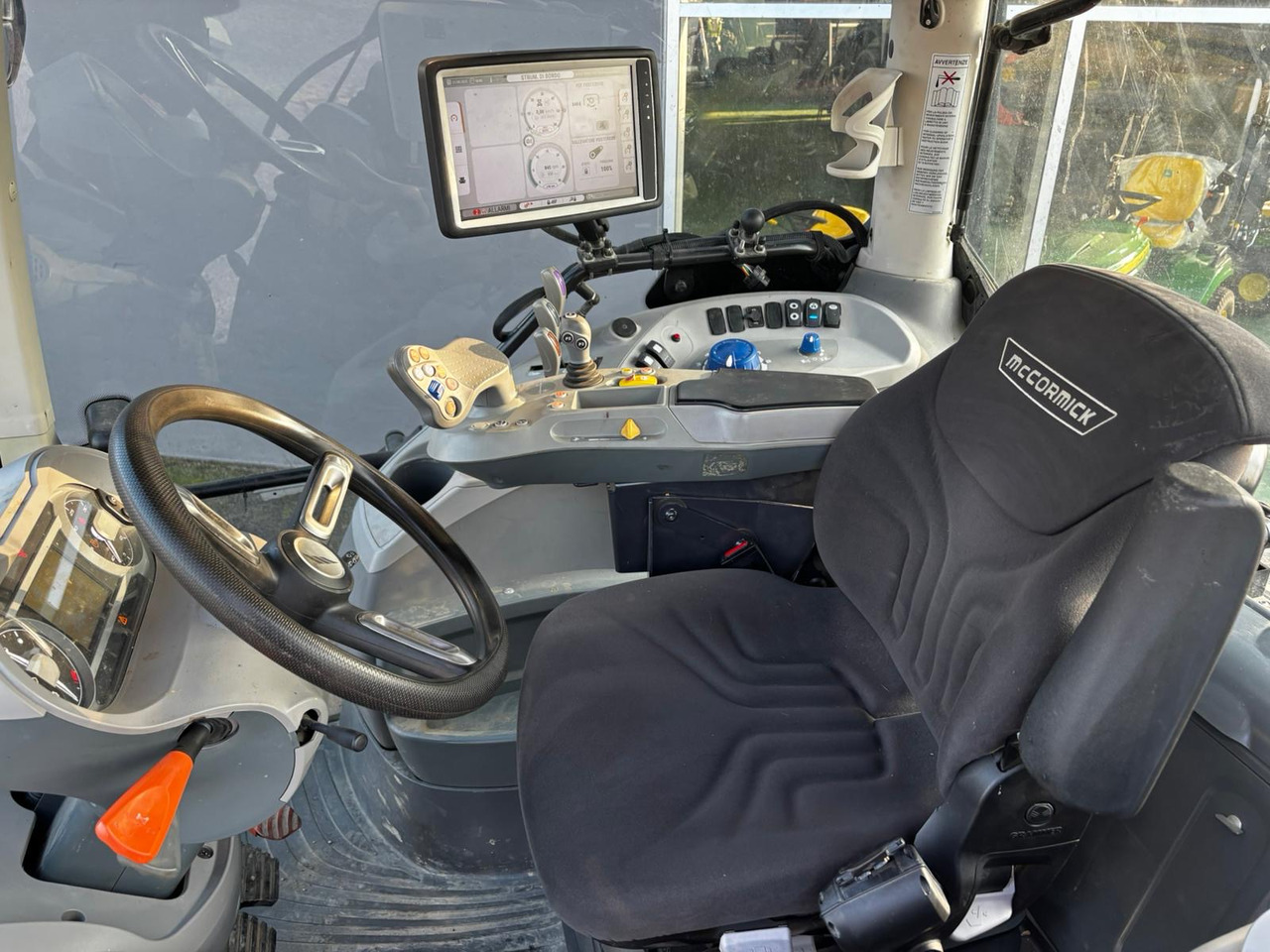 MCCORMICK - Traktor: bilde 5 MCCORMICK - Traktor: bilde 5