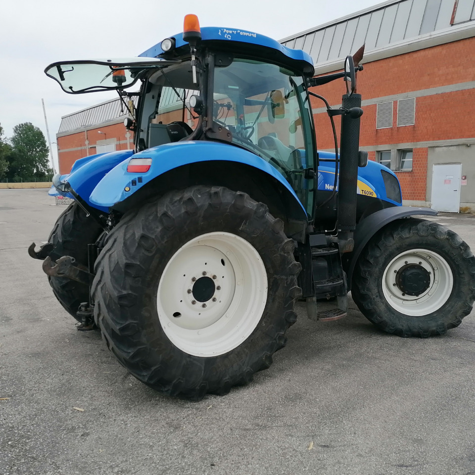 NEW HOLLAND 6090 - Traktor: bilde 1 NEW HOLLAND 6090 - Traktor: bilde 1