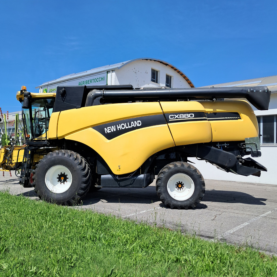 NEW HOLLAND CX880 - Skurtresker: bilde 2 NEW HOLLAND CX880 - Skurtresker: bilde 2