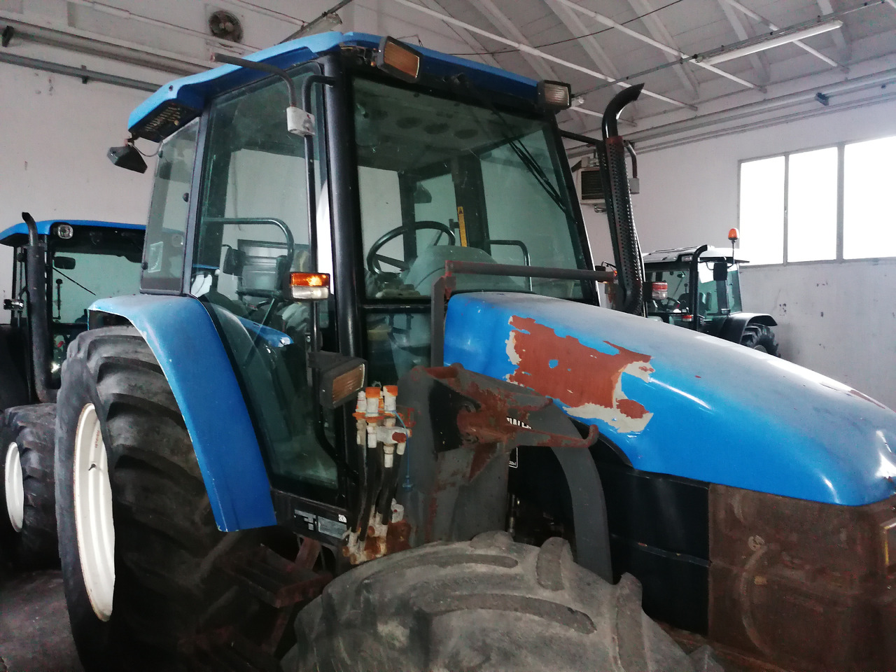 NEW HOLLAND TL 90 - Traktor: bilde 1 NEW HOLLAND TL 90 - Traktor: bilde 1
