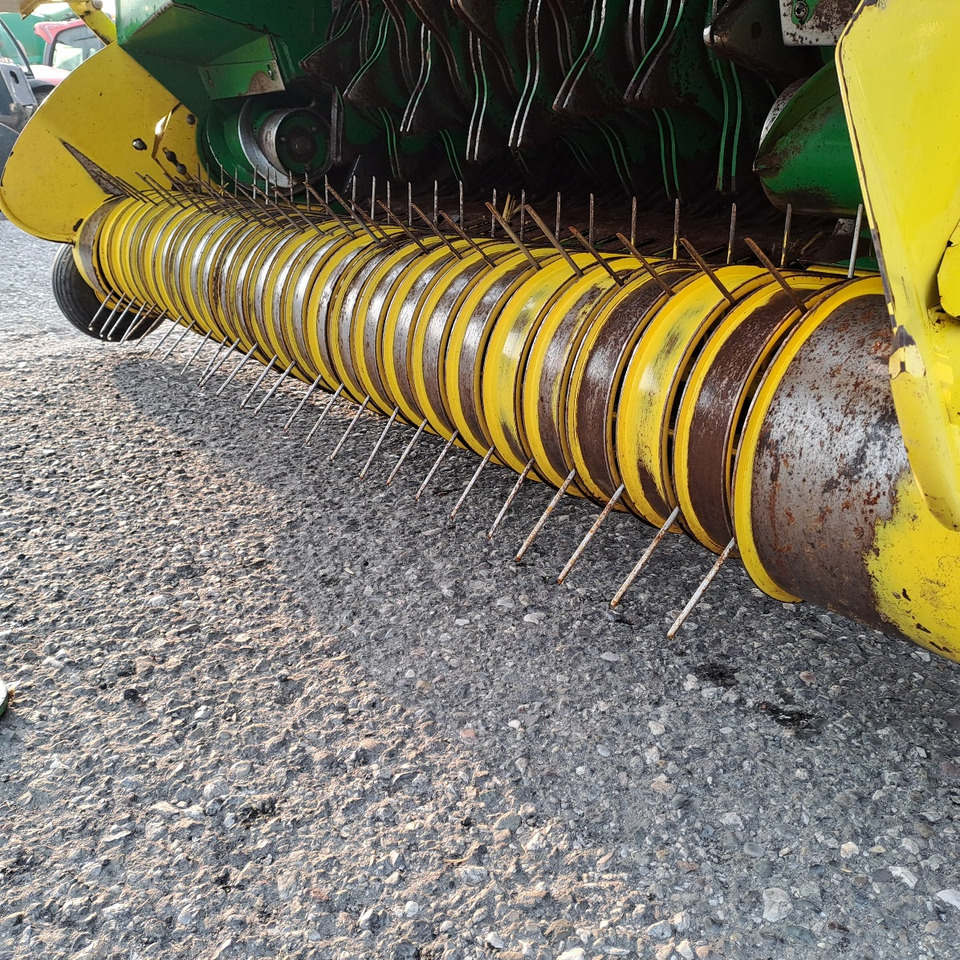 ROTOPRESSA JOHN DEERE 592 - Rundballepresse: bilde 5 ROTOPRESSA JOHN DEERE 592 - Rundballepresse: bilde 5