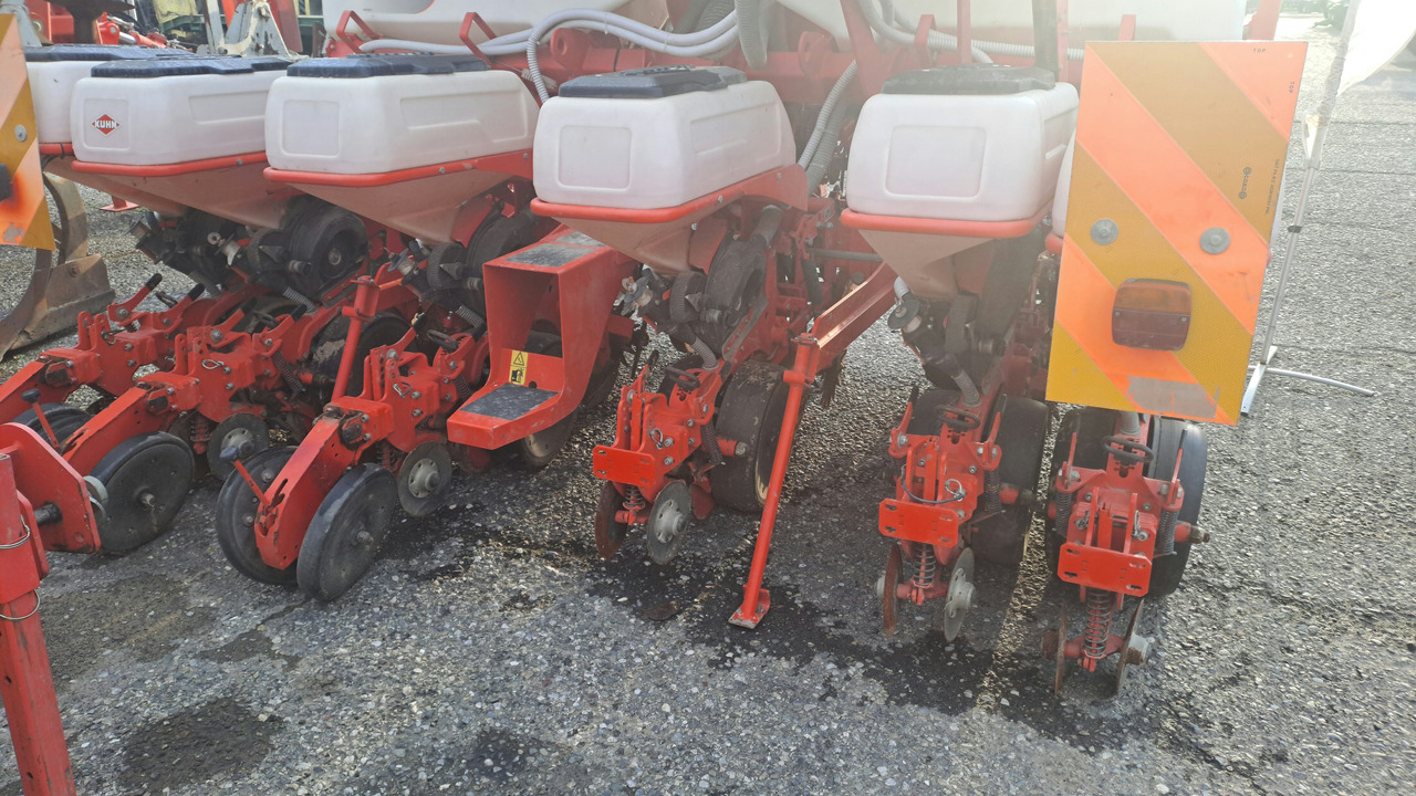 SEMINATRICE DI PRECISIONE KUHN MAXIMA 2 TD - Såmaskin: bilde 4 SEMINATRICE DI PRECISIONE KUHN MAXIMA 2 TD - Såmaskin: bilde 4