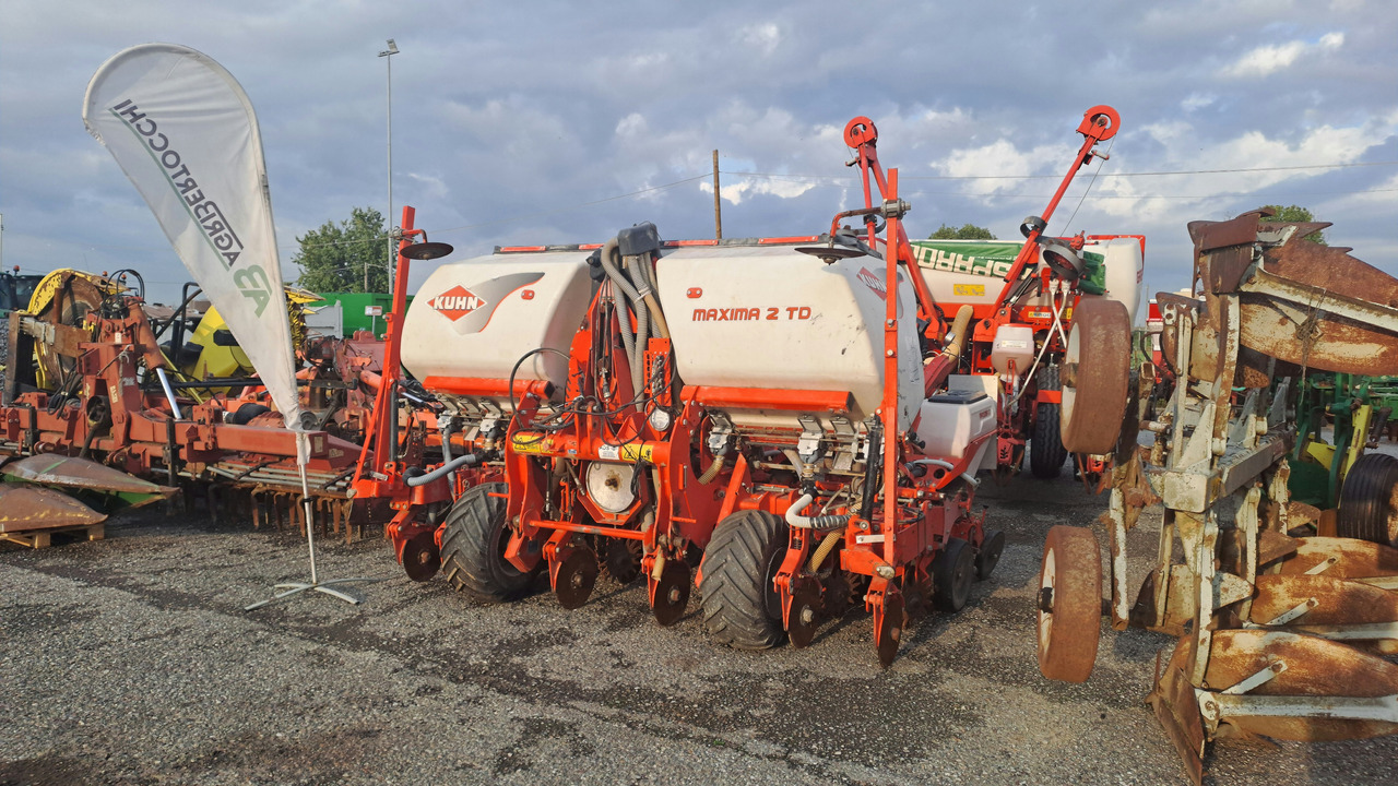SEMINATRICE DI PRECISIONE KUHN MAXIMA 2 TD - Såmaskin: bilde 2 SEMINATRICE DI PRECISIONE KUHN MAXIMA 2 TD - Såmaskin: bilde 2