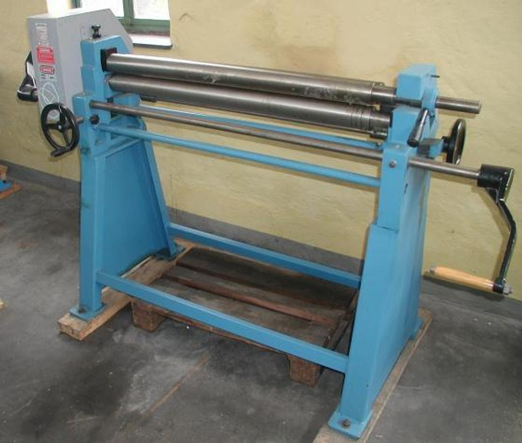 Dreiwalzen-Rundbiegemaschine AKYAPAK - Metallbearbeidingsmaskin: bilde 1 Dreiwalzen-Rundbiegemaschine AKYAPAK - Metallbearbeidingsmaskin: bilde 1