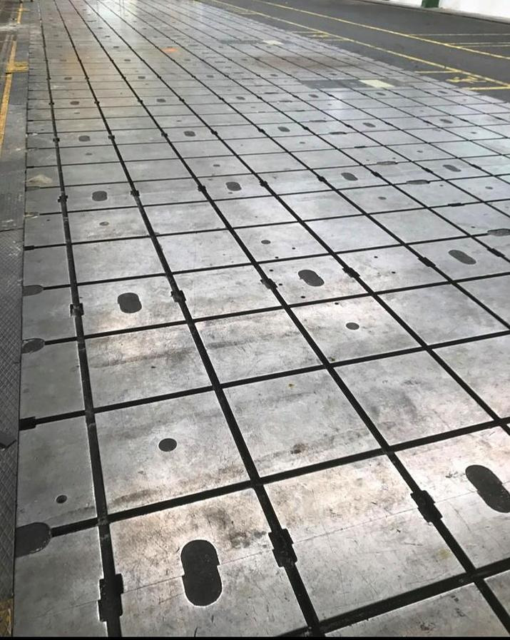 Fundament- bzw. Aufspannplatten, ca. 50 Stück vorrätig - Metallbearbeidingsmaskin: bilde 2 Fundament- bzw. Aufspannplatten, ca. 50 Stück vorrätig - Metallbearbeidingsmaskin: bilde 2