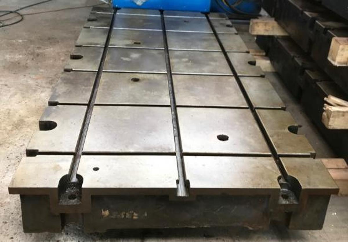 Fundament- bzw. Aufspannplatten, ca. 50 Stück vorrätig - Metallbearbeidingsmaskin: bilde 1 Fundament- bzw. Aufspannplatten, ca. 50 Stück vorrätig - Metallbearbeidingsmaskin: bilde 1