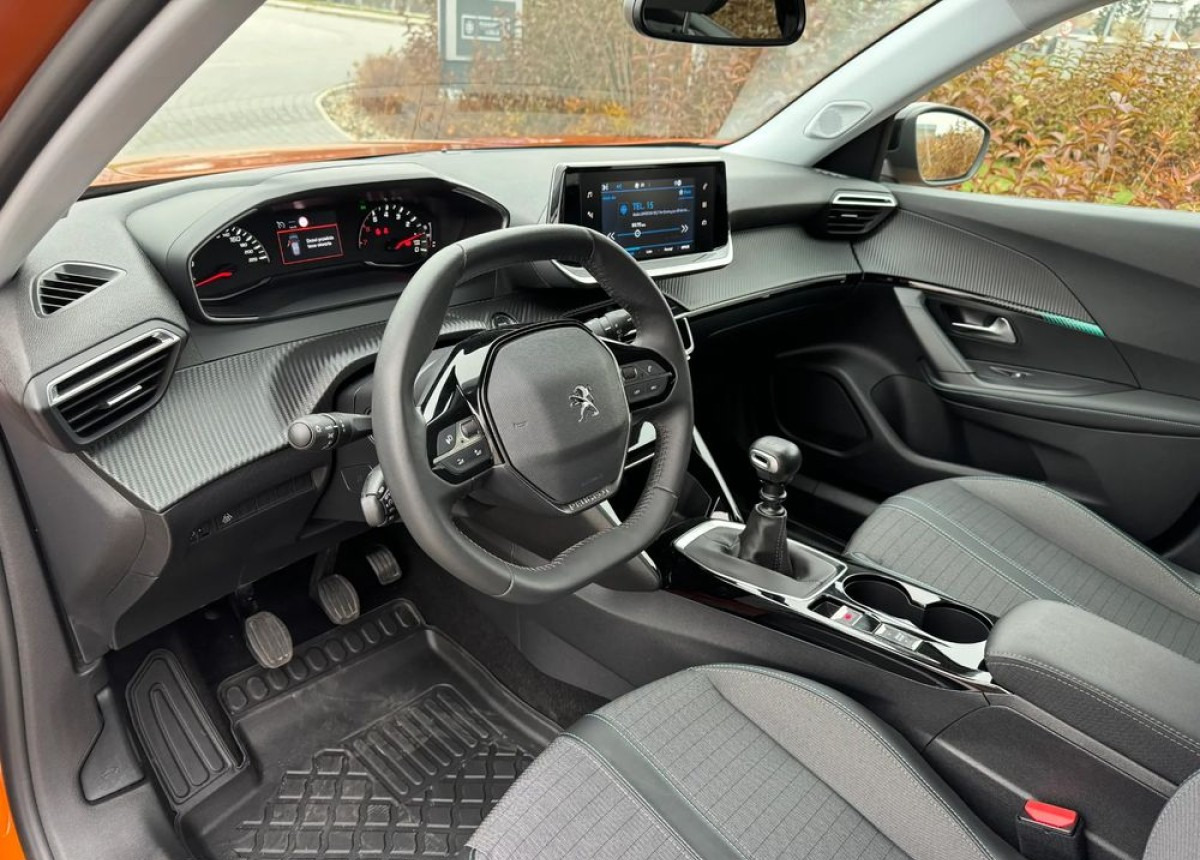 Peugeot 2008 Peugeot 1.2 benz 100 km Allure 6tys przebieg fabrycznie nowy - SUV: bilde 5 Peugeot 2008 Peugeot 1.2 benz 100 km Allure 6tys przebieg fabrycznie nowy - SUV: bilde 5