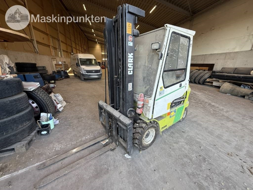 Clark CEM 25 - Dieseltruck: bilde 2 Clark CEM 25 - Dieseltruck: bilde 2