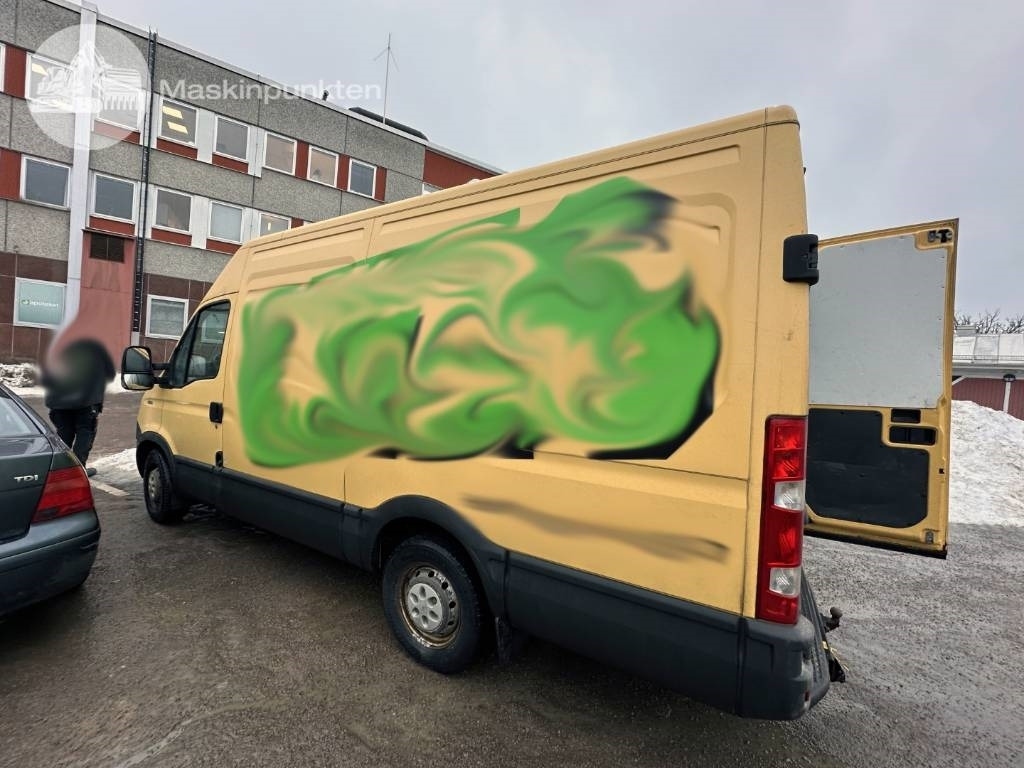 Iveco Daily 35 S13 V - Kassebil: bilde 3 Iveco Daily 35 S13 V - Kassebil: bilde 3