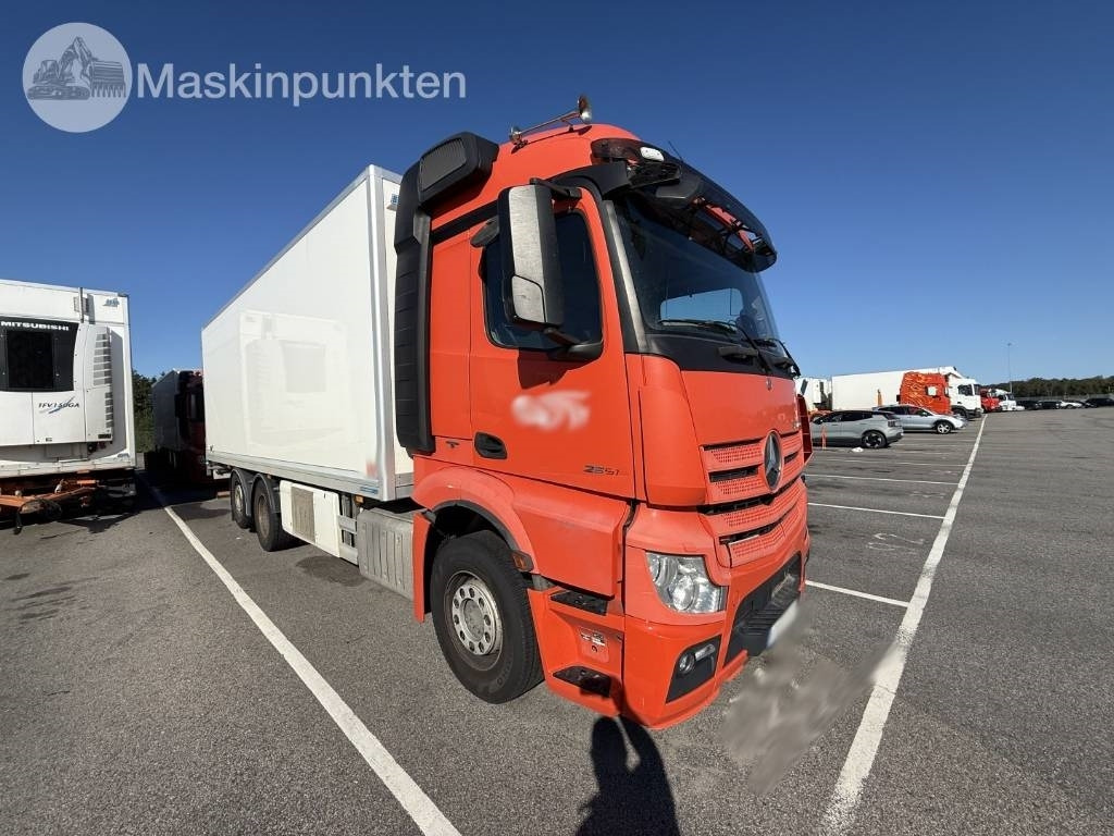 Mercedes-Benz Actros 2551 - Lastebil med kjøl: bilde 3 Mercedes-Benz Actros 2551 - Lastebil med kjøl: bilde 3