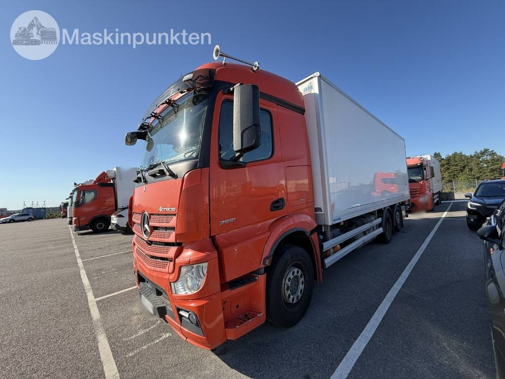 Mercedes-Benz Actros 2551 - Lastebil med kjøl: bilde 1 Mercedes-Benz Actros 2551 - Lastebil med kjøl: bilde 1
