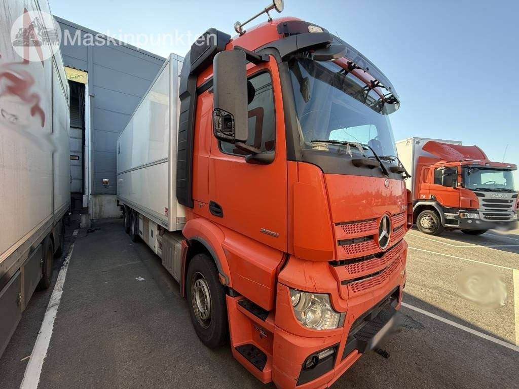 Mercedes-Benz Actros 2551 - Lastebil med kjøl: bilde 3 Mercedes-Benz Actros 2551 - Lastebil med kjøl: bilde 3