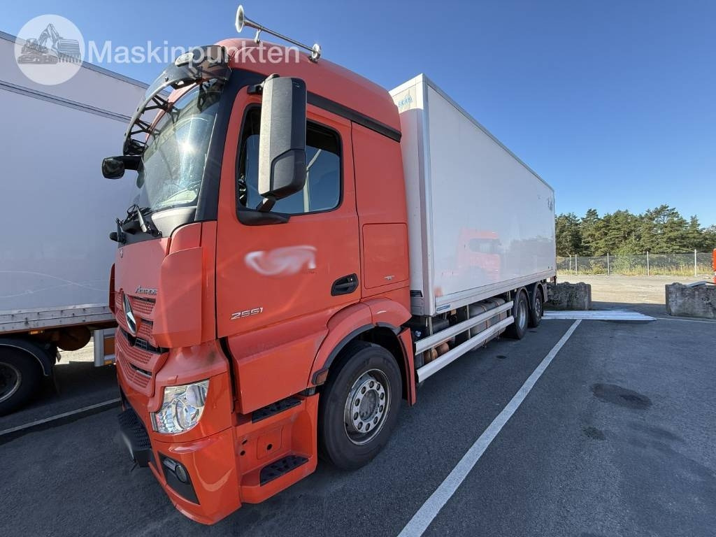 Mercedes-Benz Actros 2551 - Lastebil med kjøl: bilde 1 Mercedes-Benz Actros 2551 - Lastebil med kjøl: bilde 1