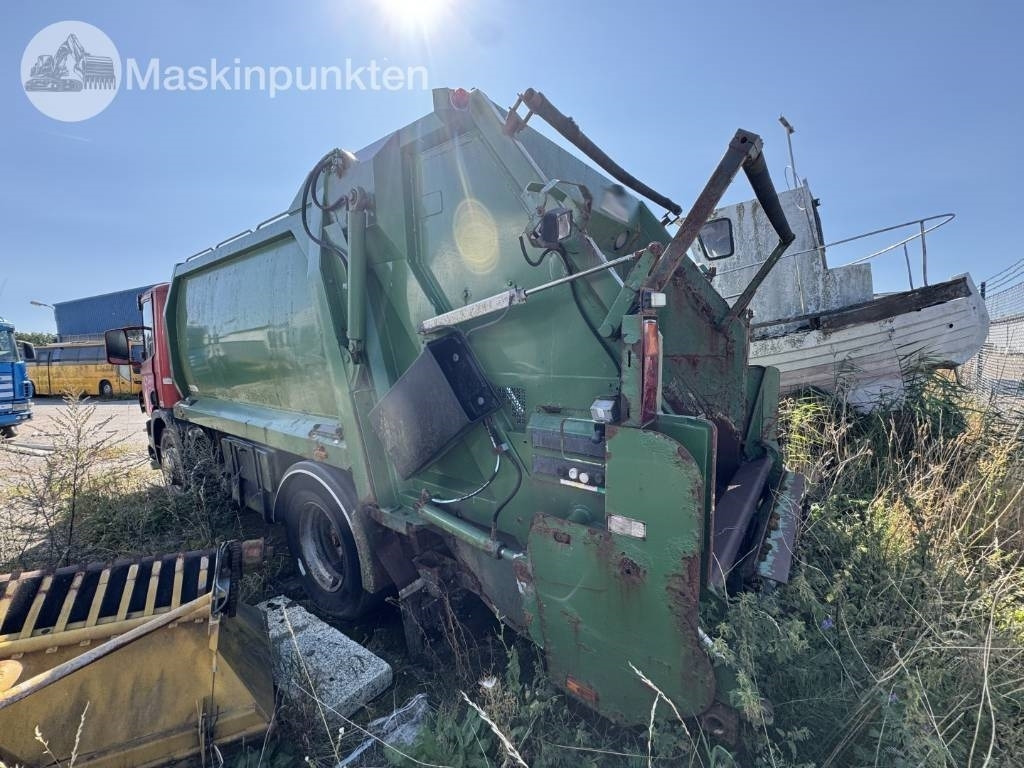Scania P 94 D  - Søppelbil: bilde 2 Scania P 94 D  - Søppelbil: bilde 2