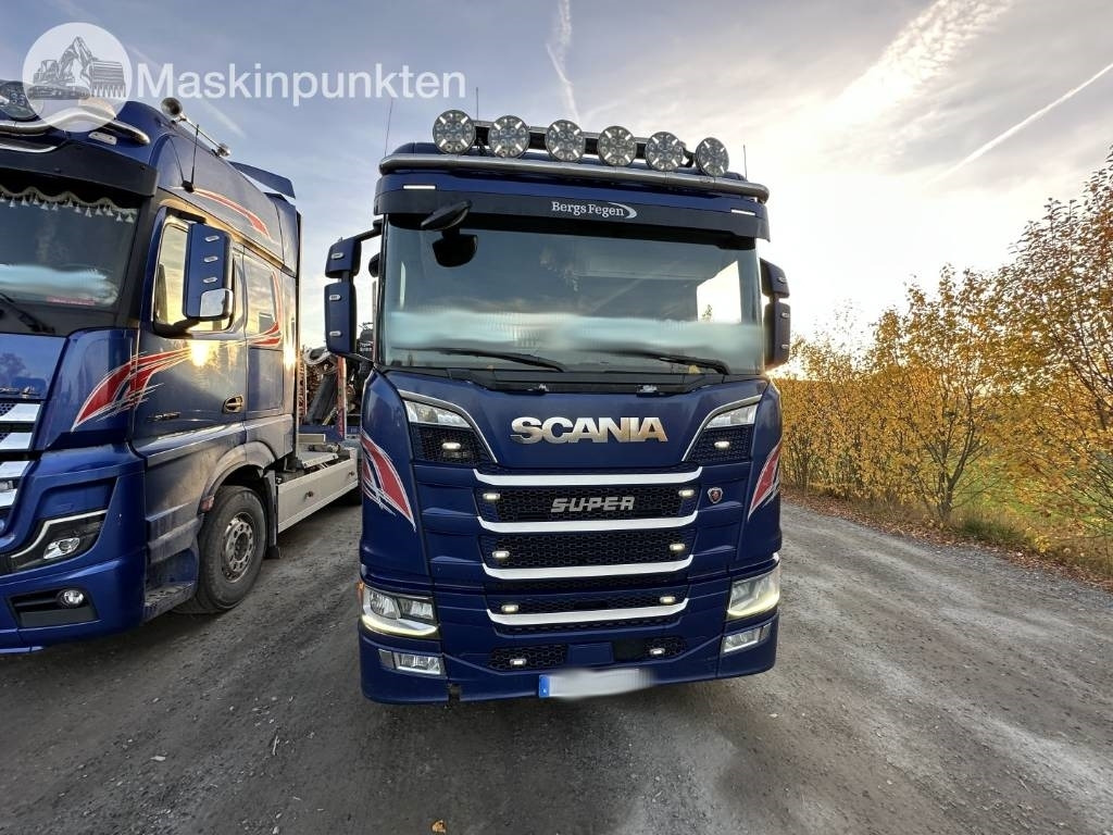 Scania R 580 timmerbil med kran - Tømmerbil: bilde 2 Scania R 580 timmerbil med kran - Tømmerbil: bilde 2