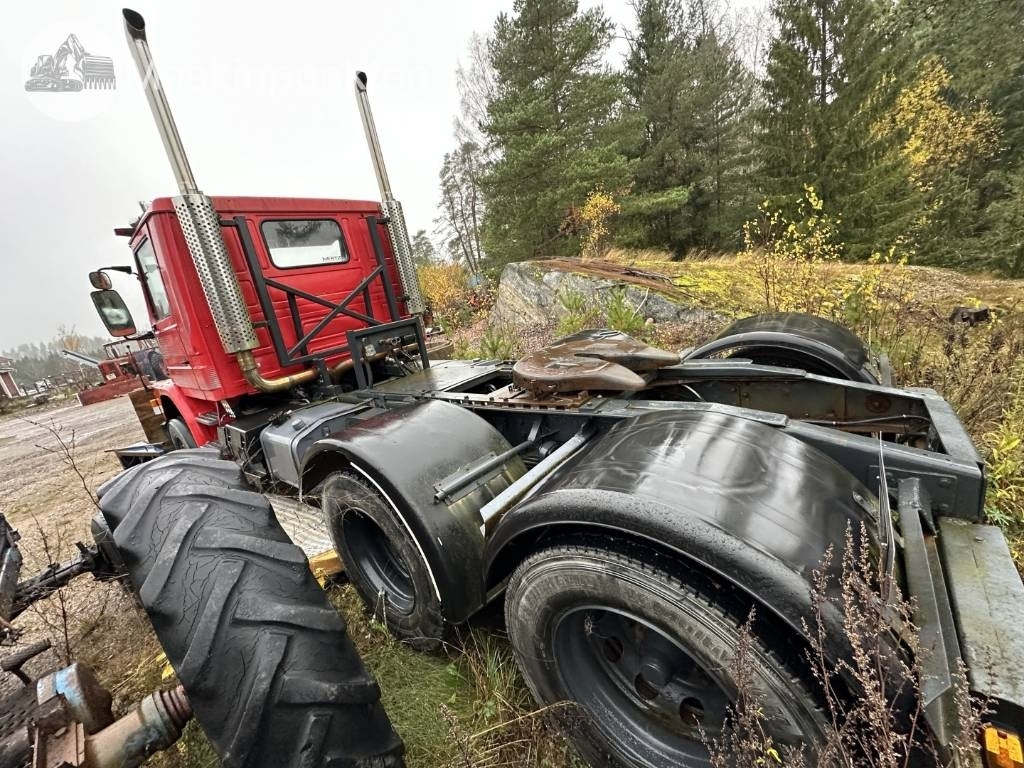 Scania T 143 H - Trekkvogn: bilde 4 Scania T 143 H - Trekkvogn: bilde 4