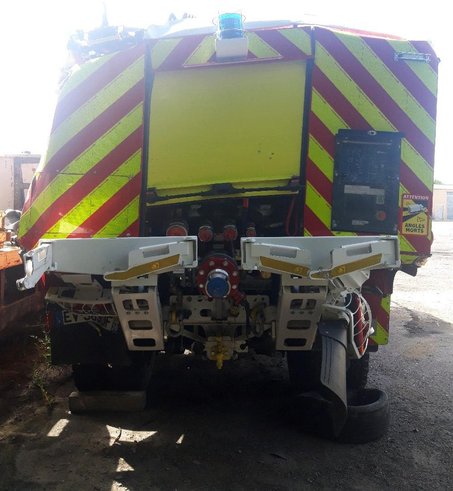 RENAULT D 4X4 TOUT-TERRAIN INCENDIE - Brannbil: bilde 5 RENAULT D 4X4 TOUT-TERRAIN INCENDIE - Brannbil: bilde 5