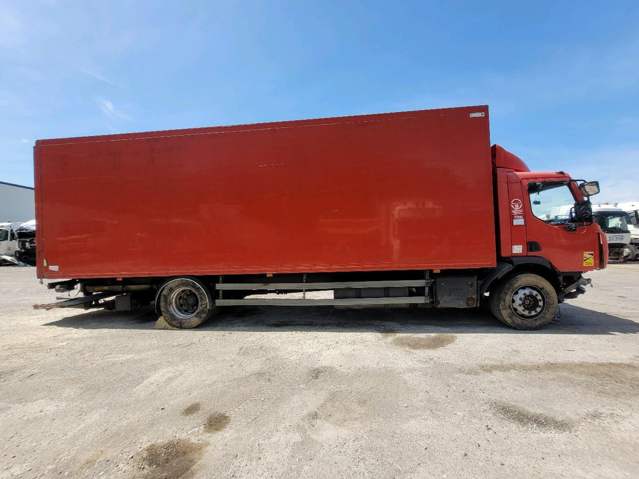 RENAULT D19 WIDE - Skapbil: bilde 3 RENAULT D19 WIDE - Skapbil: bilde 3