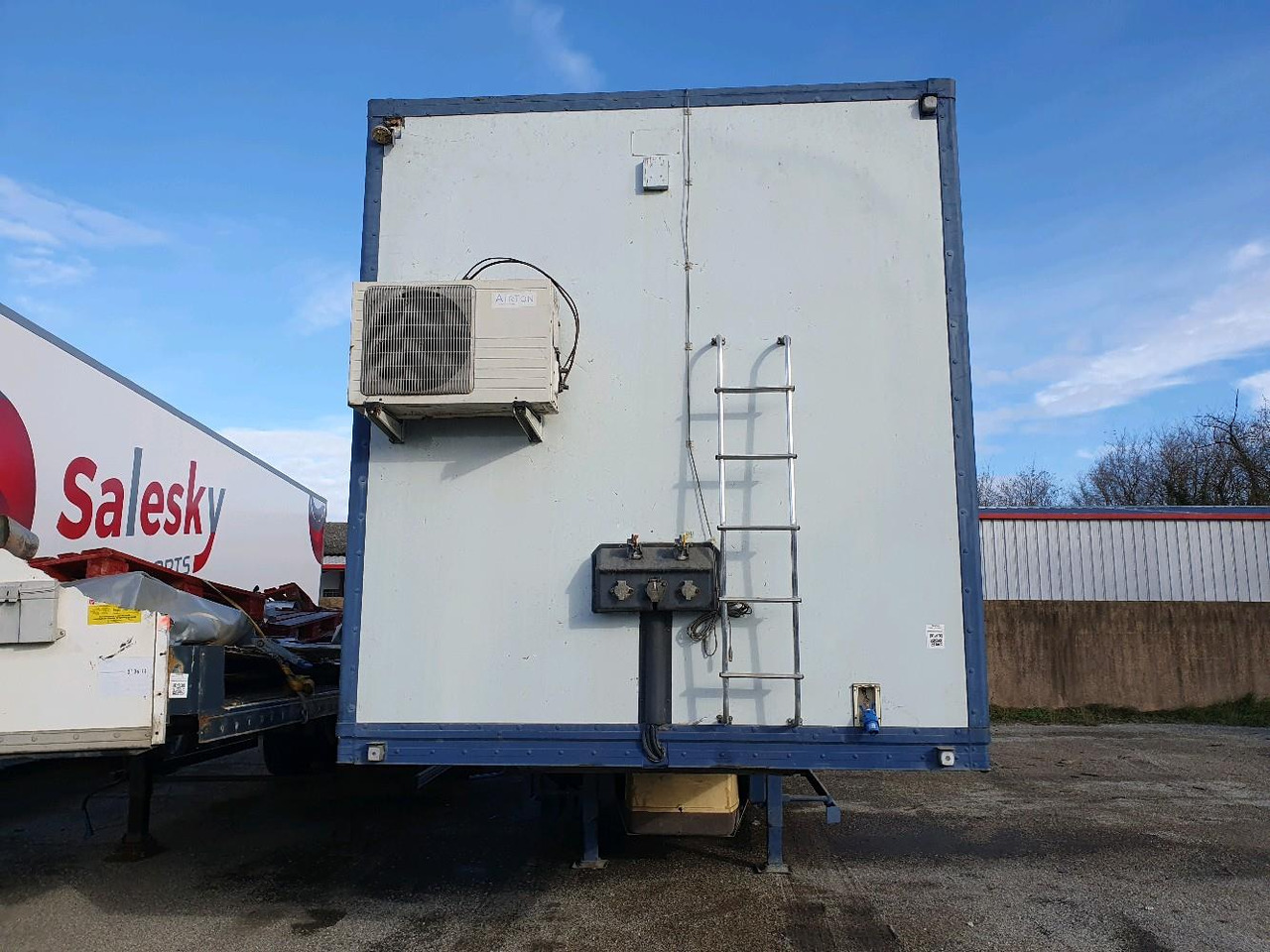 SAMRO SEMI REMORQUE HAB / VAN - Hestesemitrailer: bilde 2 SAMRO SEMI REMORQUE HAB / VAN - Hestesemitrailer: bilde 2