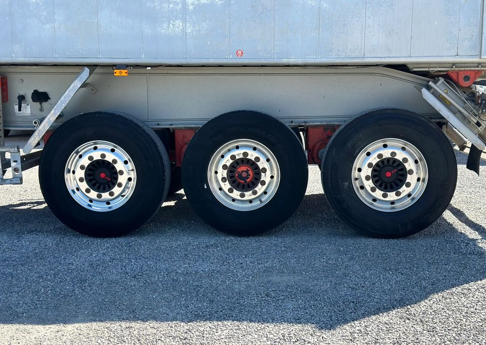 Tippsemi Benalu 25 m3 OSIE SAF HYDRAULICZNA KLAPA ELEKRYCZNY DACH: bilde 9 Tippsemi Benalu 25 m3 OSIE SAF HYDRAULICZNA KLAPA ELEKRYCZNY DACH: bilde 9