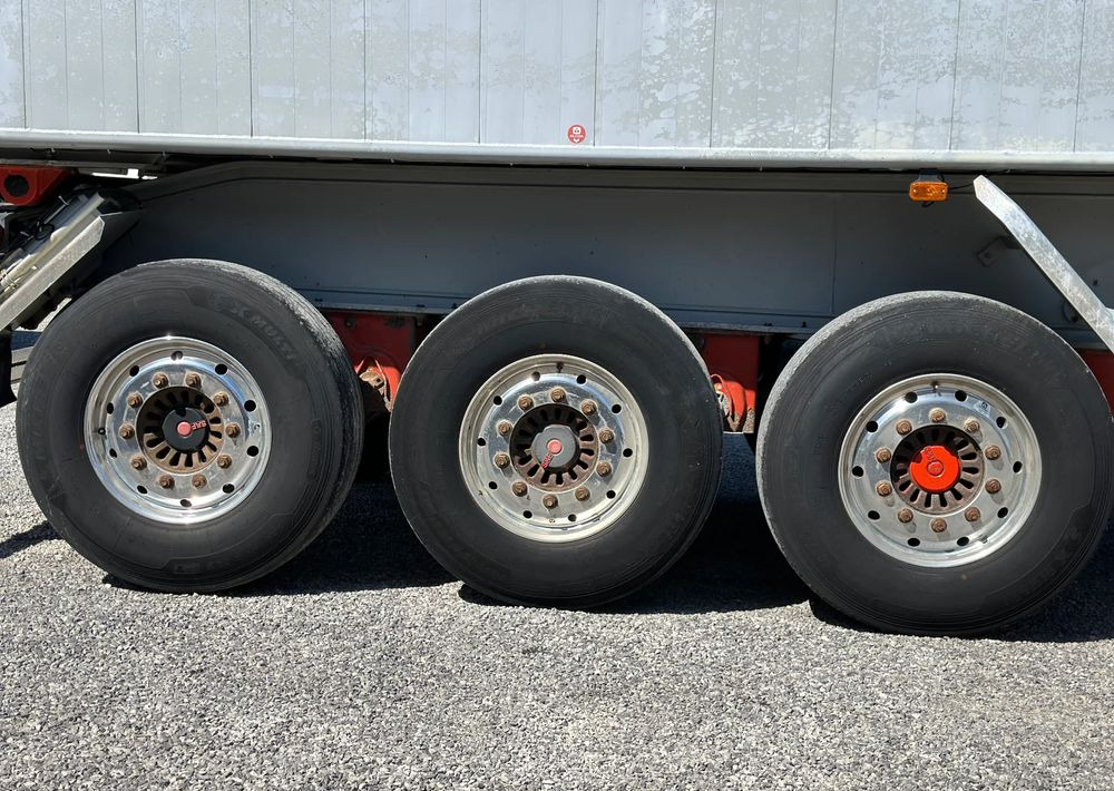 Tippsemi Benalu 25 m3 OSIE SAF HYDRAULICZNA KLAPA ELEKRYCZNY DACH: bilde 8 Tippsemi Benalu 25 m3 OSIE SAF HYDRAULICZNA KLAPA ELEKRYCZNY DACH: bilde 8