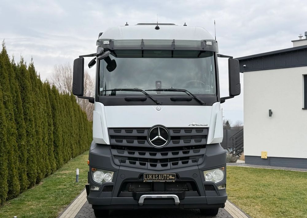 Mercedes-Benz AROCS 1843 HYDRAULIKA - Trekkvogn: bilde 2 Mercedes-Benz AROCS 1843 HYDRAULIKA - Trekkvogn: bilde 2