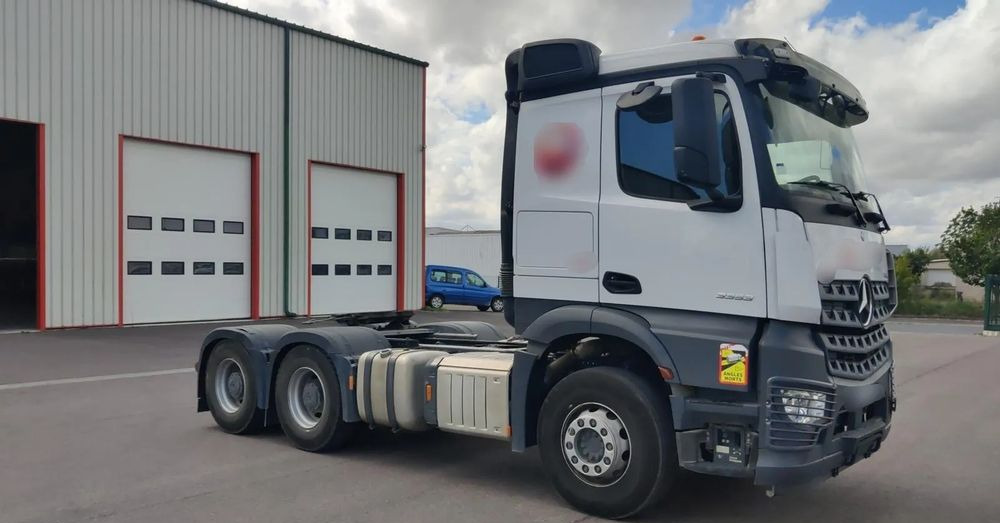 Mercedes-Benz AROCS 3353 6X4 68 TON - Trekkvogn: bilde 4 Mercedes-Benz AROCS 3353 6X4 68 TON - Trekkvogn: bilde 4