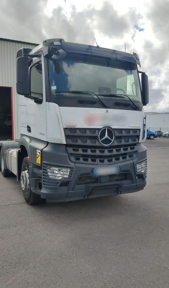 Mercedes-Benz AROCS 3353 6X4 68 TON - Trekkvogn: bilde 2 Mercedes-Benz AROCS 3353 6X4 68 TON - Trekkvogn: bilde 2