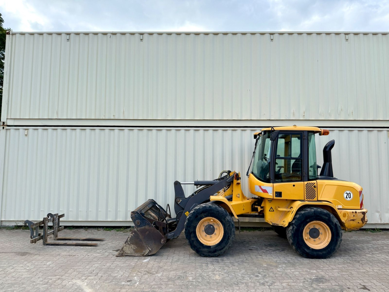 Volvo L30G / 2014 BJ / Klappschaufel + Gabel - Hjullaster: bilde 1 Volvo L30G / 2014 BJ / Klappschaufel + Gabel - Hjullaster: bilde 1