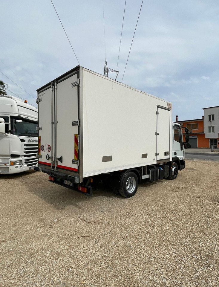 IVECO EUROCARGO 75E18 - Lastebil med kjøl: bilde 2 IVECO EUROCARGO 75E18 - Lastebil med kjøl: bilde 2