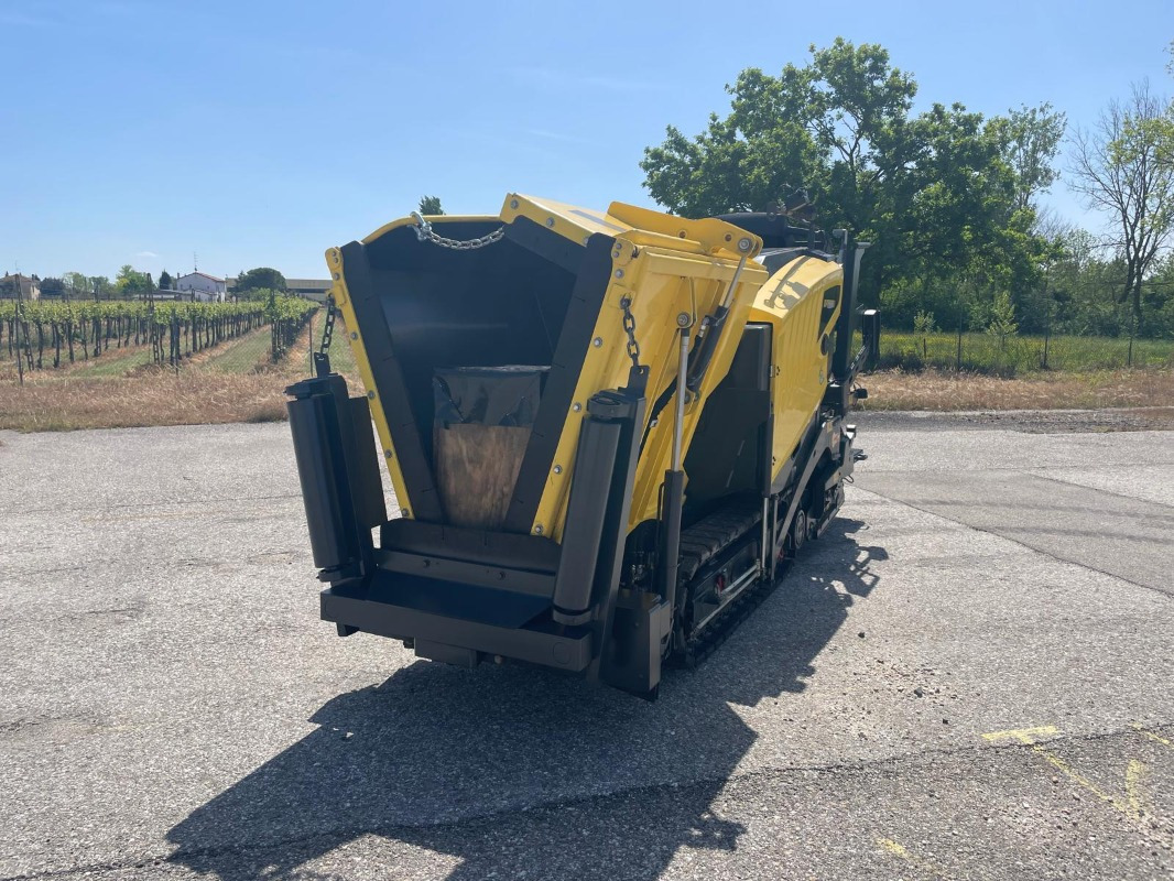 BOMAG IT BF 200 C-2 S200 TV Stage V/Tier 4f - Asfaltutlegger: bilde 1 BOMAG IT BF 200 C-2 S200 TV Stage V/Tier 4f - Asfaltutlegger: bilde 1