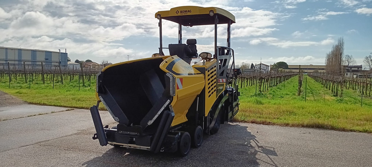 BOMAG IT BF 300 P-2 S340-2 TV Stage IIIb/Tier 4f - Asfaltutlegger: bilde 1 BOMAG IT BF 300 P-2 S340-2 TV Stage IIIb/Tier 4f - Asfaltutlegger: bilde 1