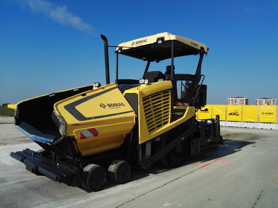 BOMAG IT BF 600 P-2 S500 Stage IV/Tier 4f - Asfaltutlegger: bilde 1 BOMAG IT BF 600 P-2 S500 Stage IV/Tier 4f - Asfaltutlegger: bilde 1