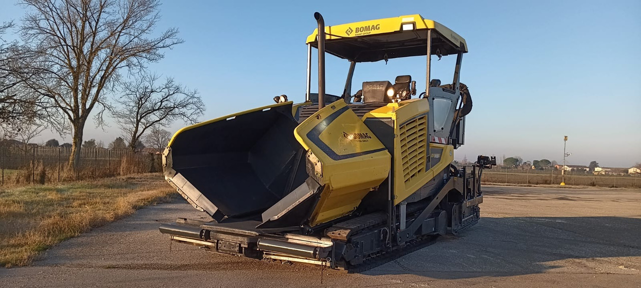BOMAG IT BF 700 C-2 S500 Stage IV/Tier 4f - Asfaltutlegger: bilde 1 BOMAG IT BF 700 C-2 S500 Stage IV/Tier 4f - Asfaltutlegger: bilde 1