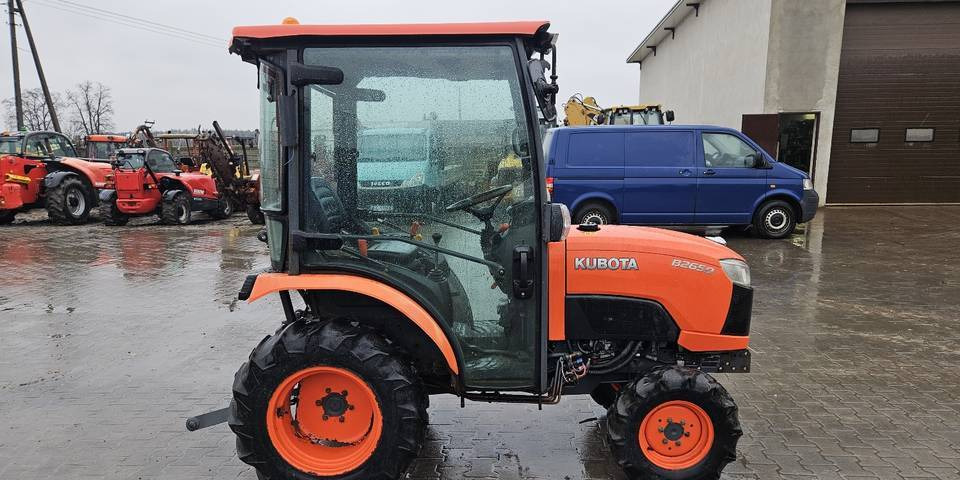 Ciągnik Kubota B2650 4x4 klima 26 KM hydrostat - Traktor: bilde 5 Ciągnik Kubota B2650 4x4 klima 26 KM hydrostat - Traktor: bilde 5