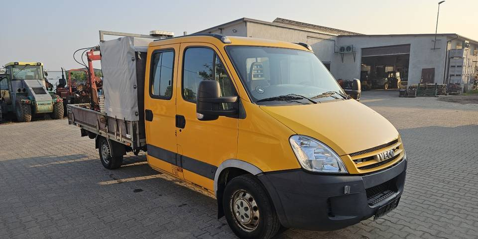 Iveco Daily 35S14 HDS 830 kg doka dubel brygadówka - Varebil med plan: bilde 4 Iveco Daily 35S14 HDS 830 kg doka dubel brygadówka - Varebil med plan: bilde 4