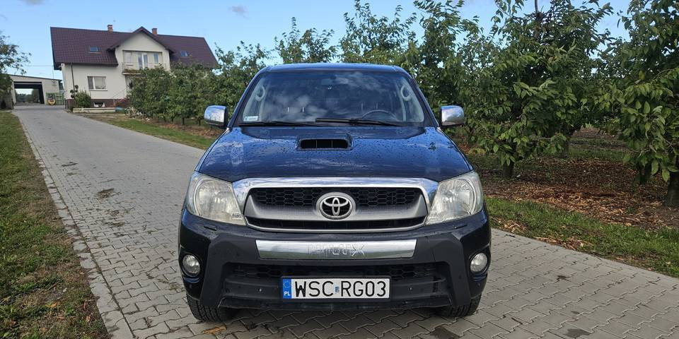 Toyota Hilux 3.0 SR5 automat 4x4 - Pickup: bilde 2 Toyota Hilux 3.0 SR5 automat 4x4 - Pickup: bilde 2