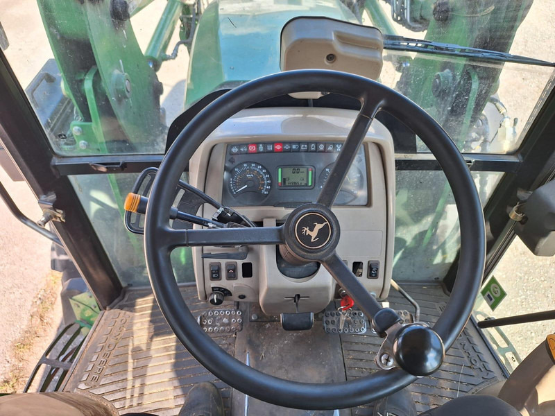 Traktor John Deere 5720: bilde 9 Traktor John Deere 5720: bilde 9