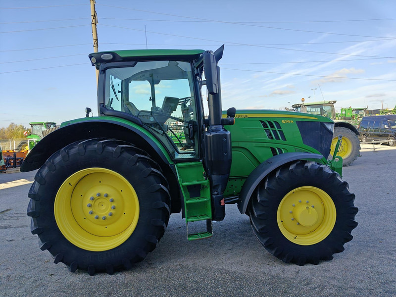 John Deere 6215R Autopowr - Traktor: bilde 2 John Deere 6215R Autopowr - Traktor: bilde 2