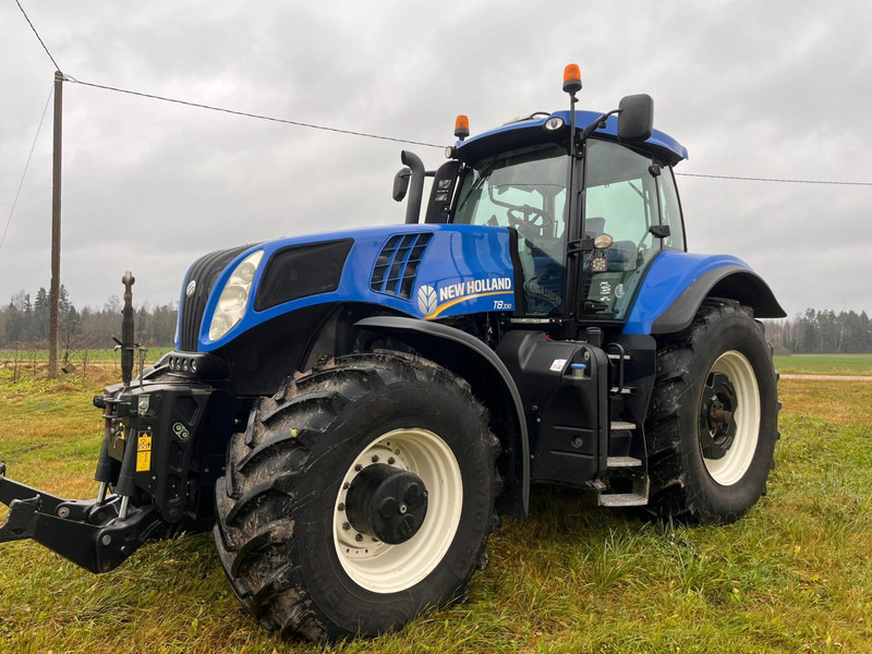 New Holland T8.330 - Traktor: bilde 2 New Holland T8.330 - Traktor: bilde 2