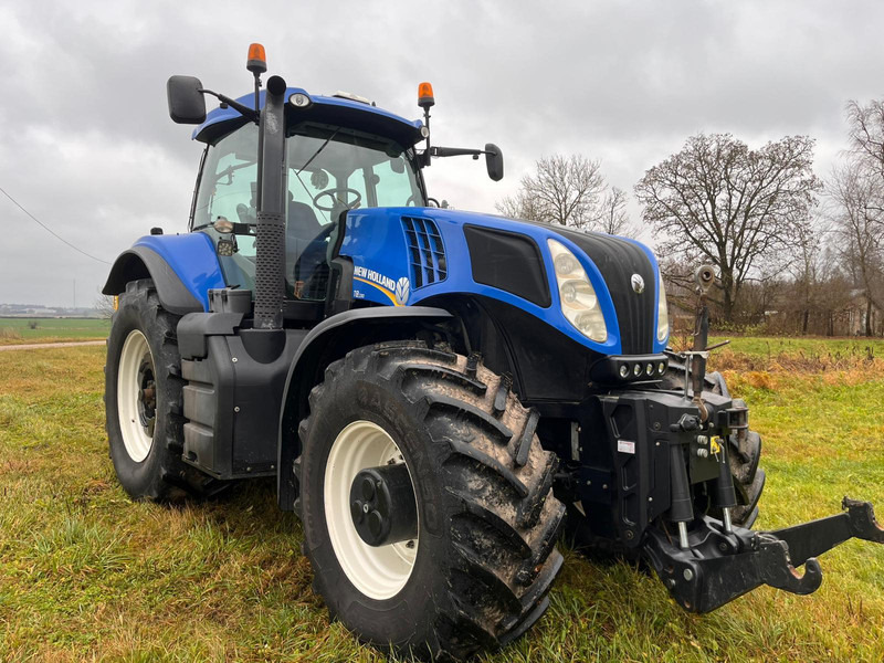 New Holland T8.330 - Traktor: bilde 1 New Holland T8.330 - Traktor: bilde 1