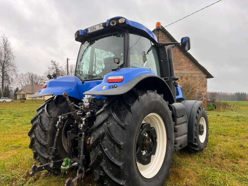 New Holland T8.330 - Traktor: bilde 4 New Holland T8.330 - Traktor: bilde 4