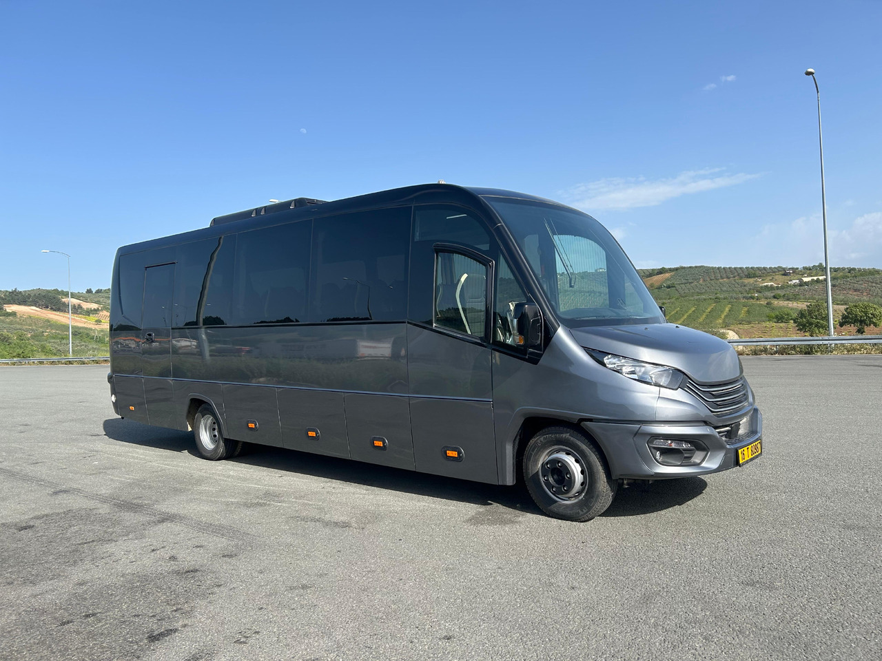 IVECO DAILY - RIGHT HAND DRIVE TOURISTIC VEHICLE - Turistbuss: bilde 2 IVECO DAILY - RIGHT HAND DRIVE TOURISTIC VEHICLE - Turistbuss: bilde 2