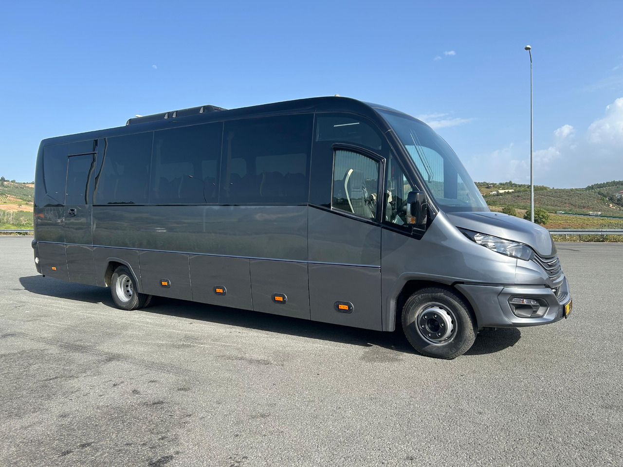 IVECO DAILY - RIGHT HAND DRIVE TOURISTIC VEHICLE - Turistbuss: bilde 3 IVECO DAILY - RIGHT HAND DRIVE TOURISTIC VEHICLE - Turistbuss: bilde 3