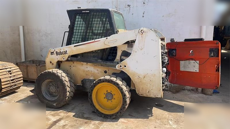 BOBCAT S220 - Kompaktlaster: bilde 1 BOBCAT S220 - Kompaktlaster: bilde 1