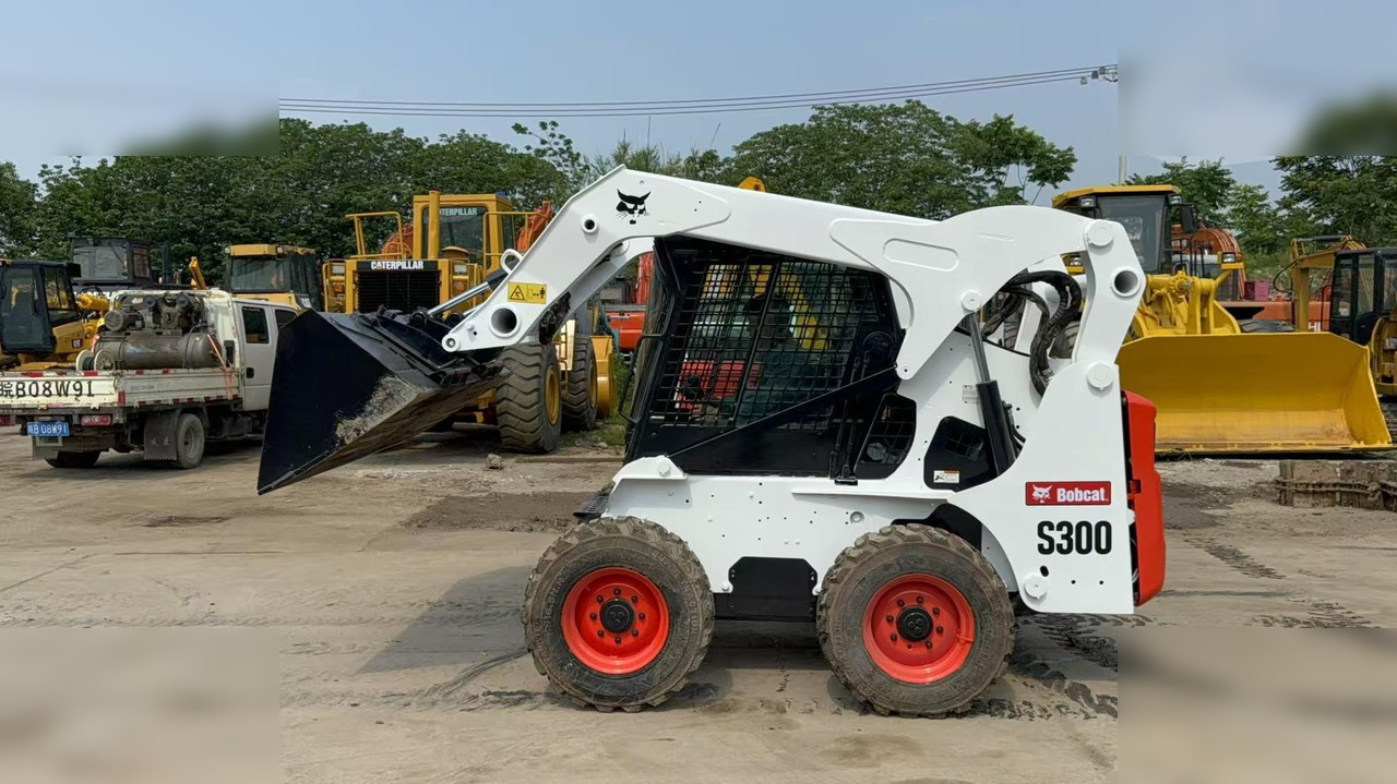 BOBCAT S300 - Kompaktlaster: bilde 4 BOBCAT S300 - Kompaktlaster: bilde 4