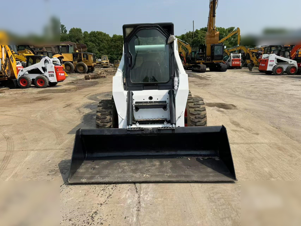 BOBCAT S300 - Kompaktlaster: bilde 2 BOBCAT S300 - Kompaktlaster: bilde 2